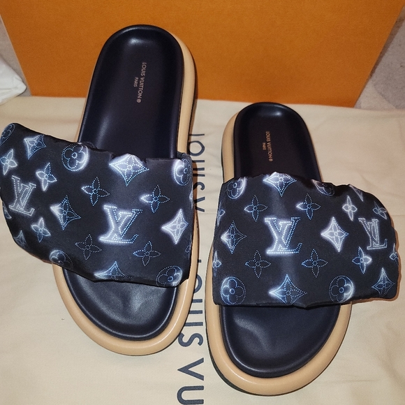 Louis Vuitton By the Pool Sandal Monogram Black Blue Rubber Outsole 39=9US Mule - Picture 7 of 17